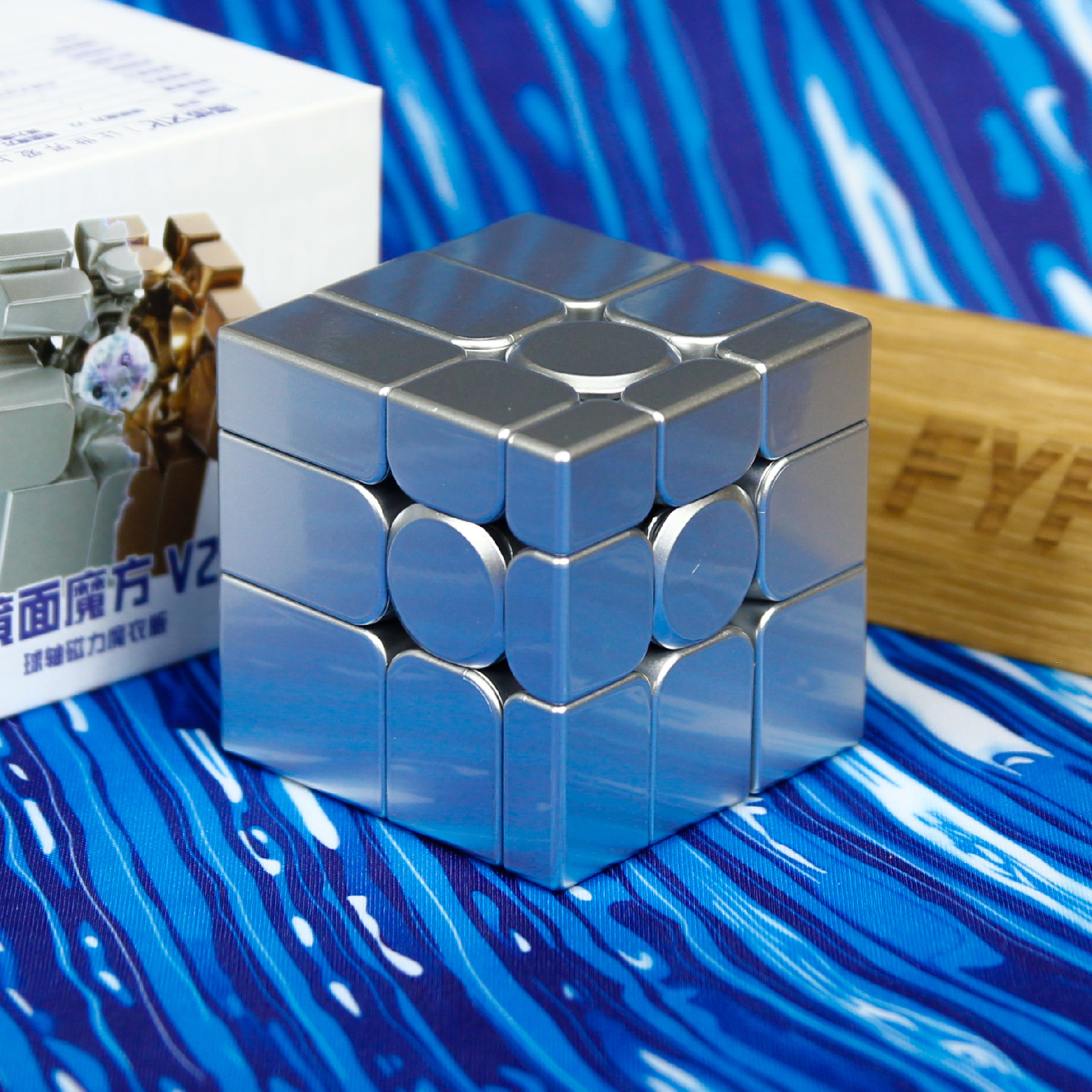 Mirror Cube 3x3 V2 Ball Core Magnetic UV (MFJS) hlavolam Barva: Stříbrná