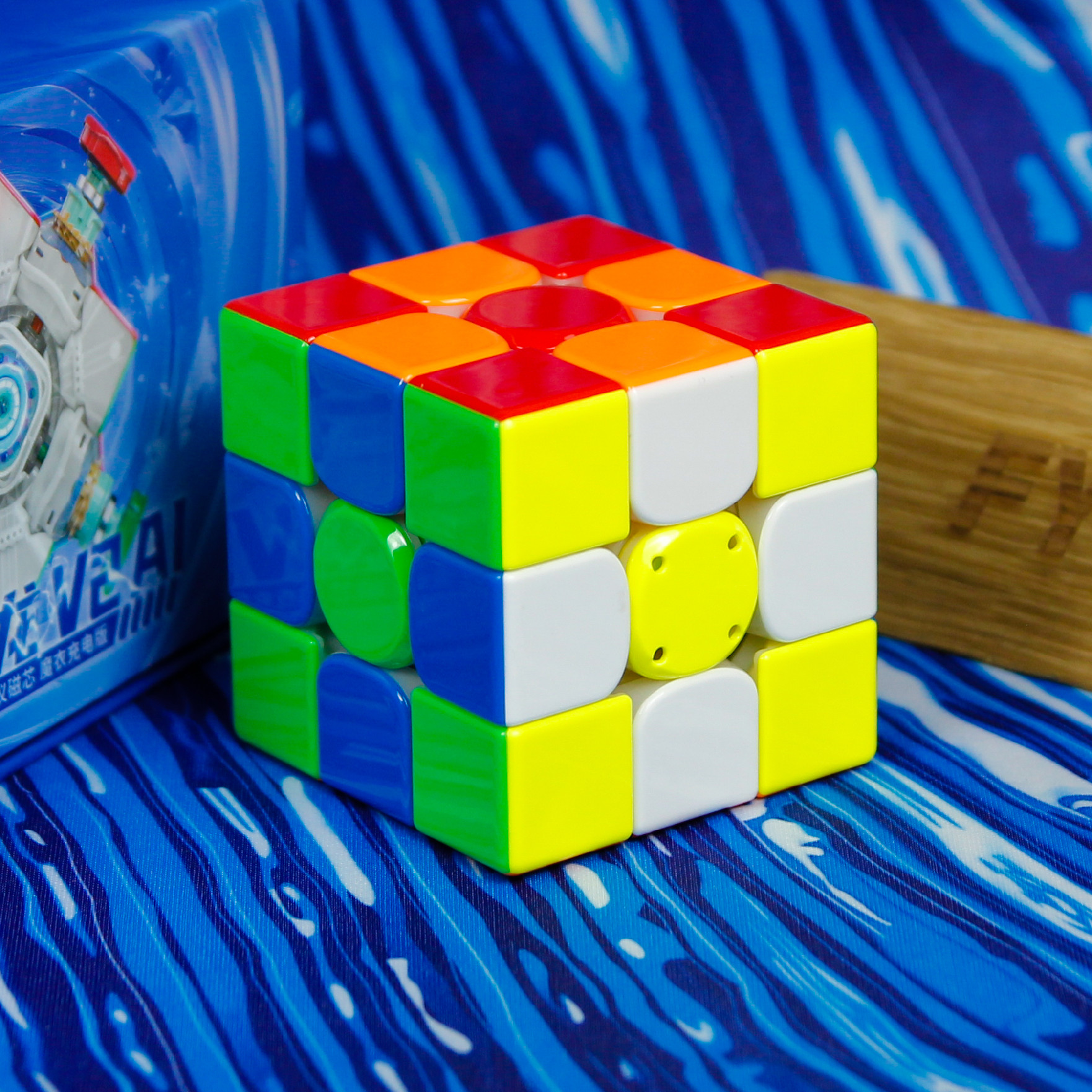 Super Weilong V2 Ai 3x3 8-Magnet Ball-Core MagLev UV MoYu