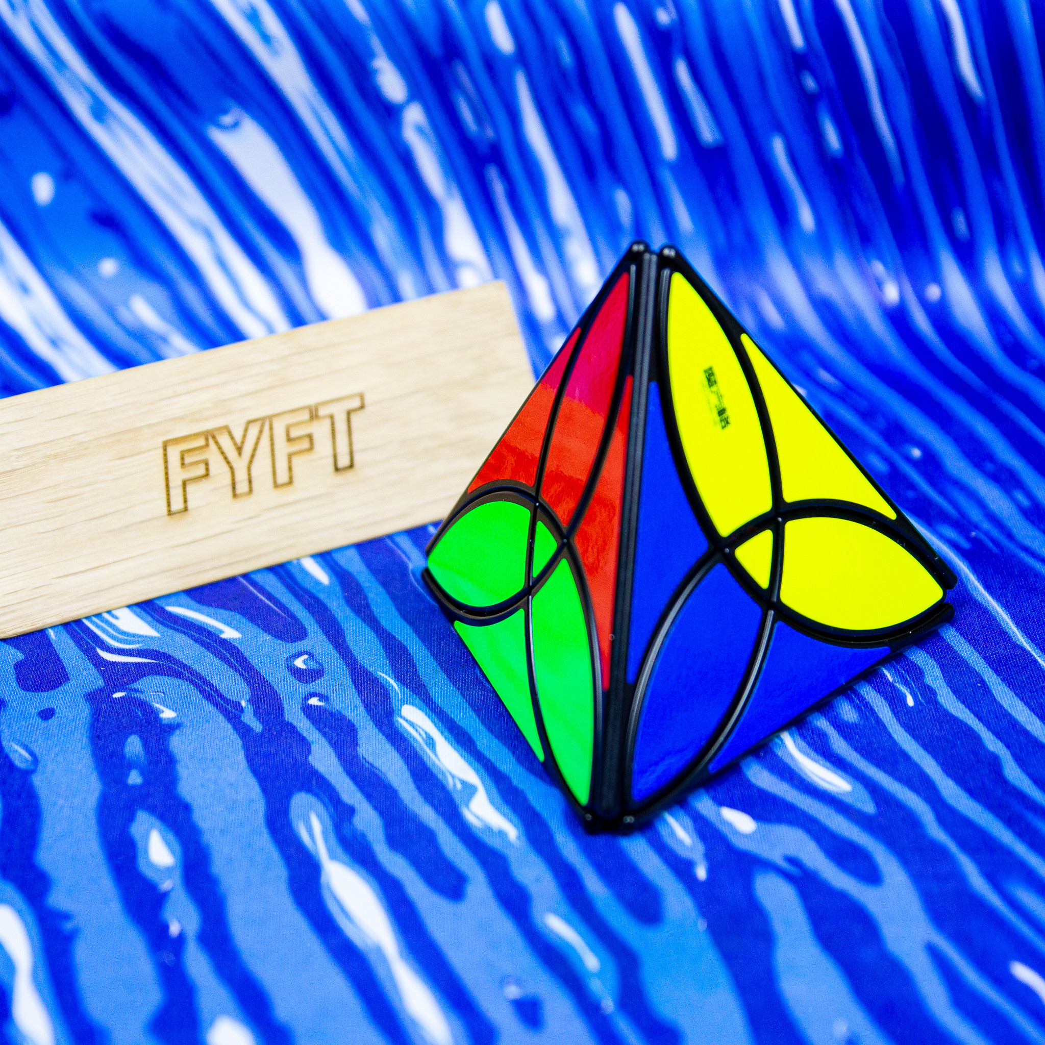 Clover Pyraminx (QiYi) - hlavolam pyramida Barva: Černá
