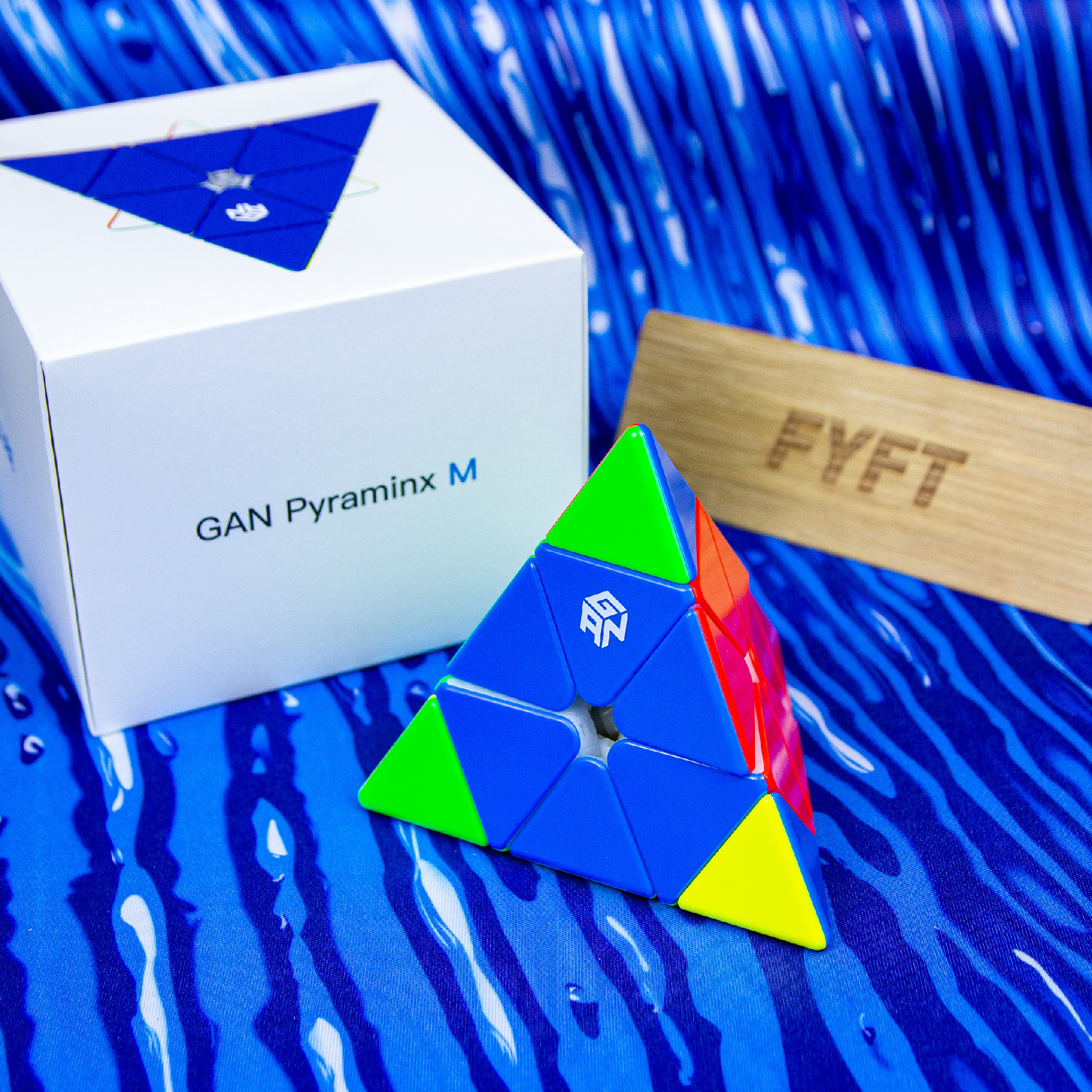 Hlavolam GAN Pyraminx M Standard na Speedcubing Barva: Stickerless