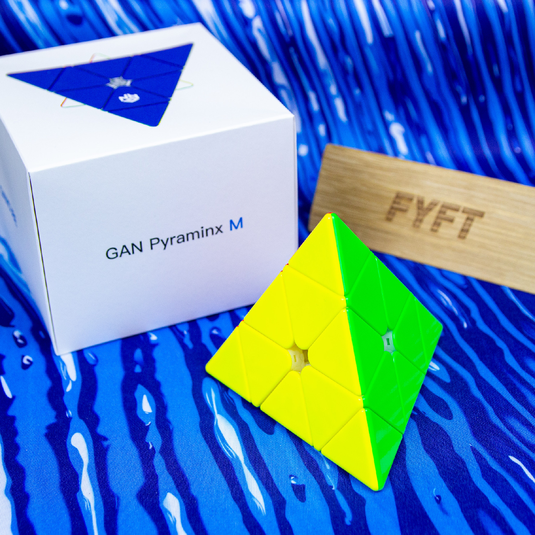 Hlavolam GAN Pyraminx M Enhanced na Speedcubing Barva: Stickerless