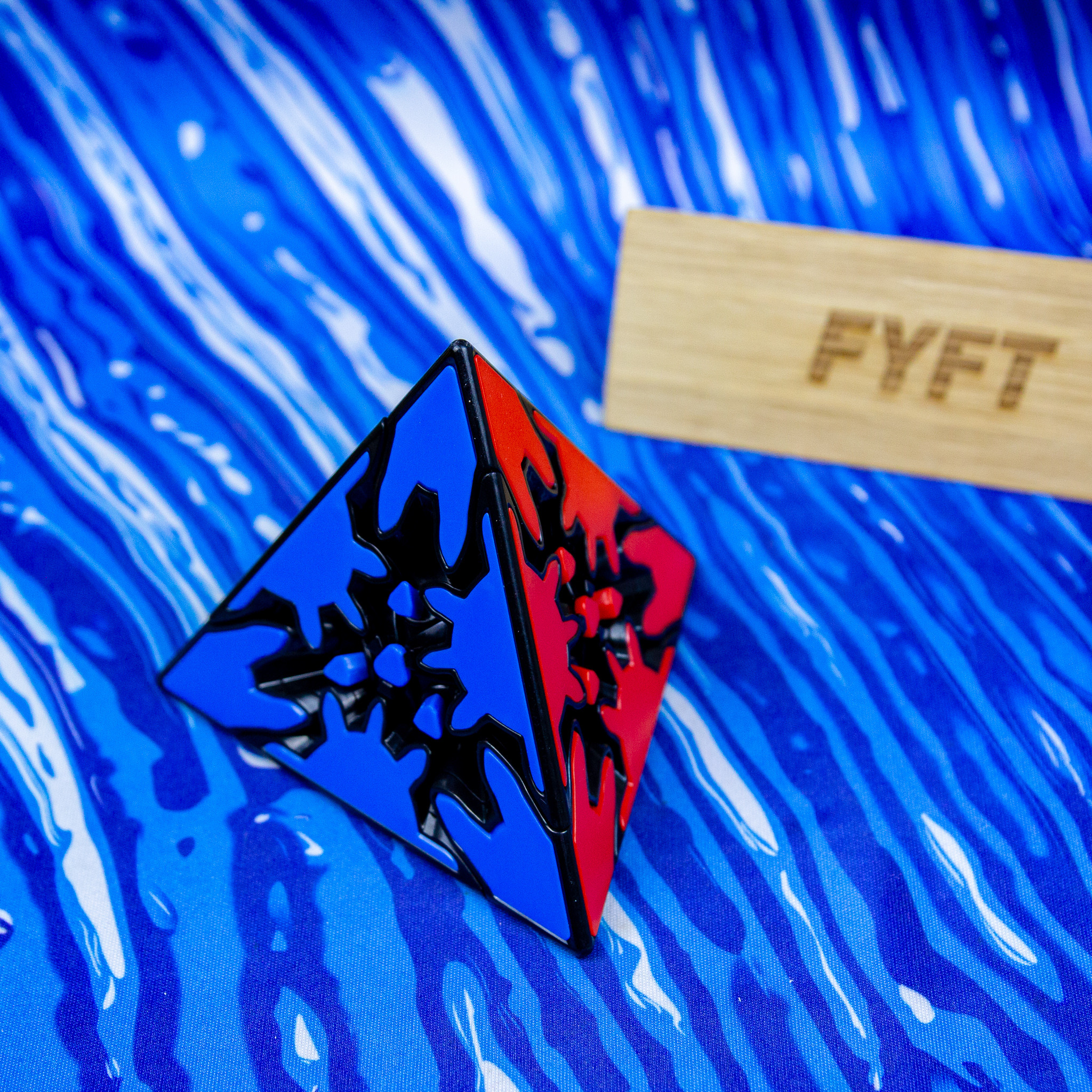 Gear Pyraminx (QiYi) Hlavolam