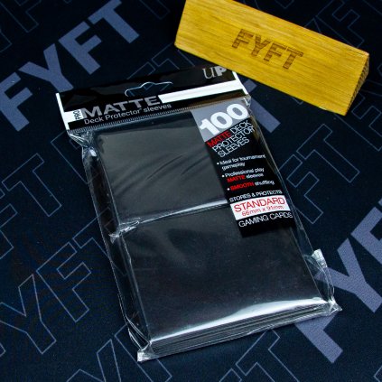 Deck Protector Sleeves Matte (66 x 91mm, 100ks) - Ultra Pro obaly na karty (Farbe Schwarz)