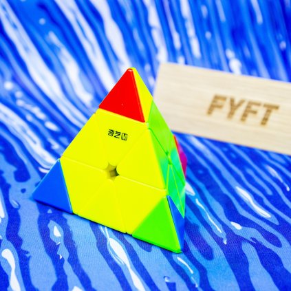 MS Pyraminx (QiYi) (Farba Stickerless)