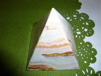 Pyramída aragonit