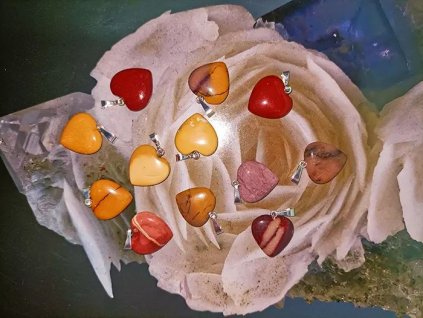 Mokait prívesok srdiečko