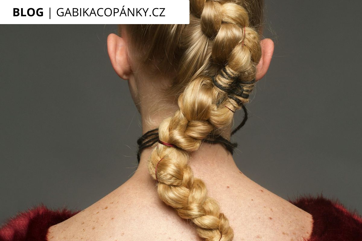 Trendové účesy s copánky pro rok 2026