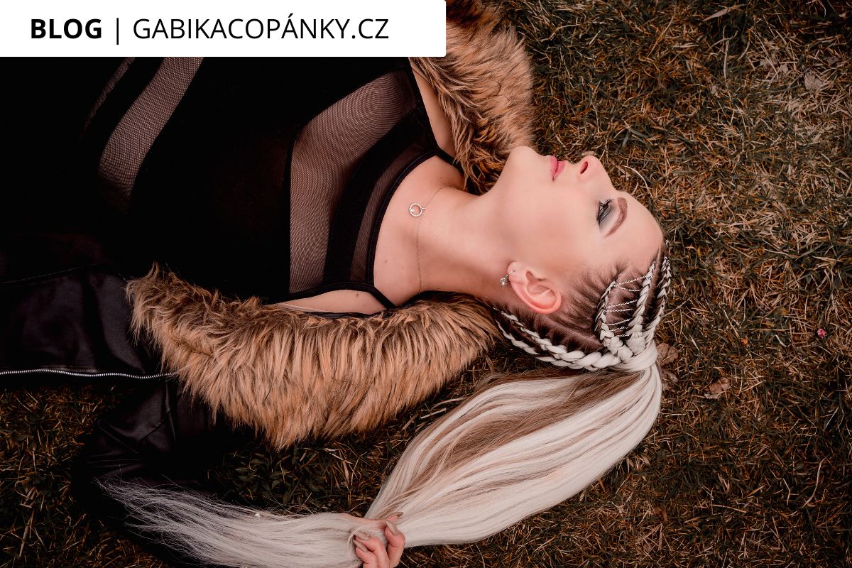 Prodlužování vlasů kanekalonem