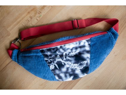 manšestrová ledvinka | modrá s motýlem