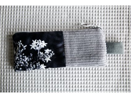 penál | šedý s kvítky