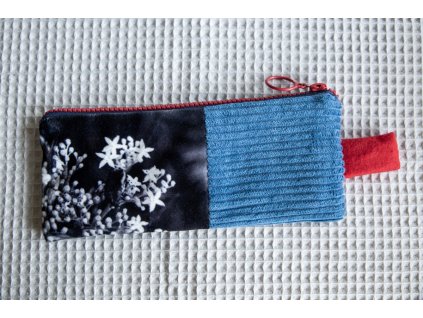 penál | modro červený s kvítky