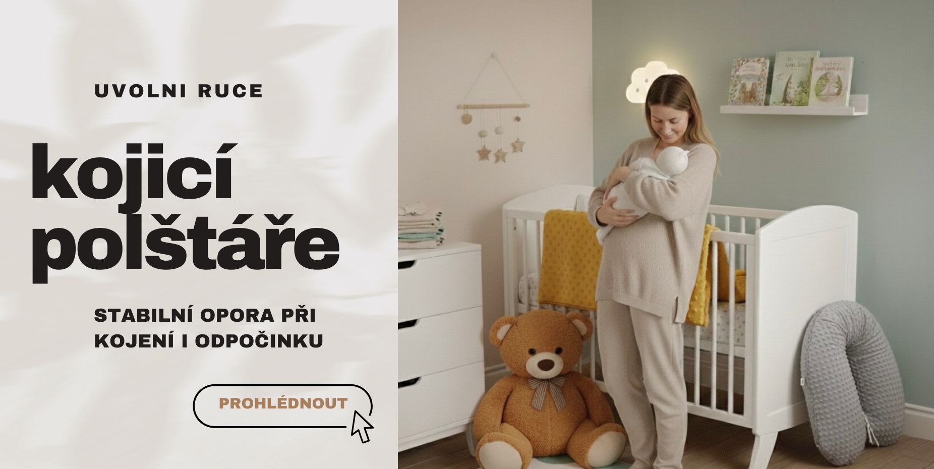 Mladá maminka v dětském pokoji drží miminko s využitím šedého kojicího polštáře