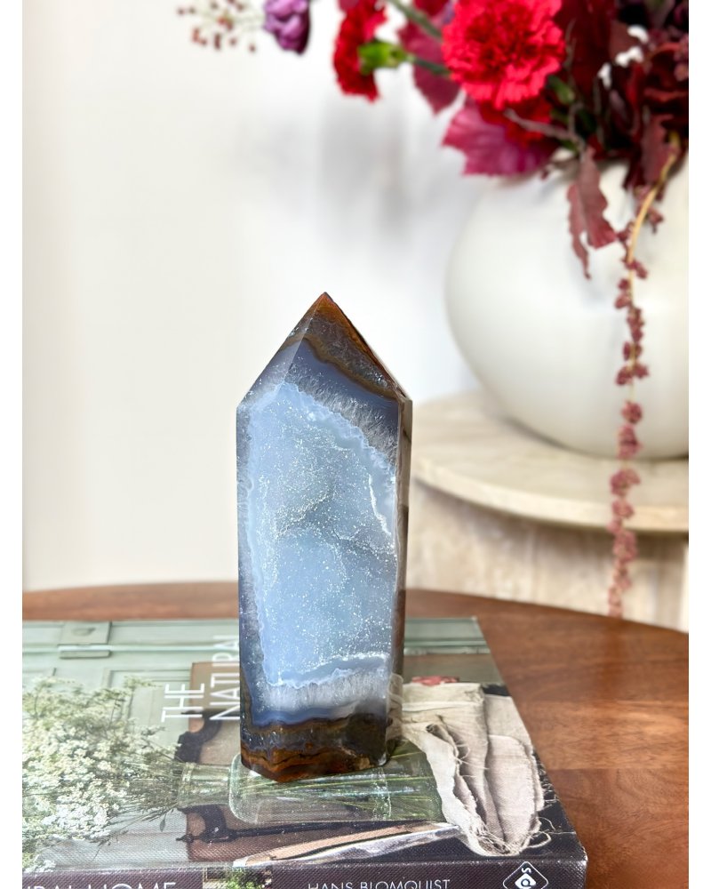 Achátový obelisk s dutinou Brazílie 1,3kg AAA