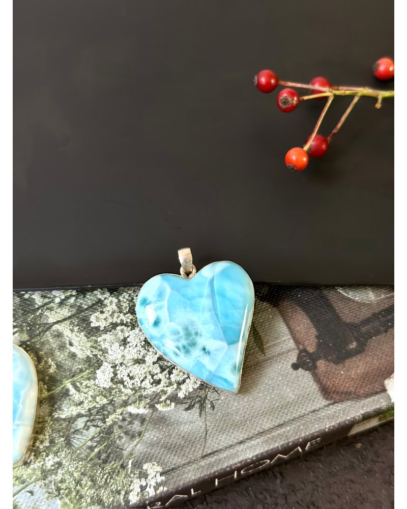 Přívěšek larimar leštěné srdce postříbřený Dominik.rep. 19g