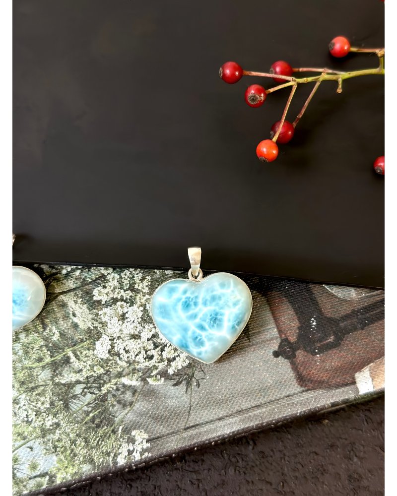 Přívěšek larimar leštěné srdce postříbřený Dominik.rep. 15g AAA