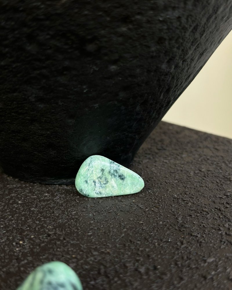 Polodrahokam jadeit leštěný Barma 7g