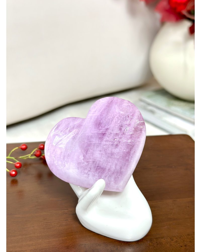 Polodrahokam kunzit leštěné srdce Nigérie 147g AAA