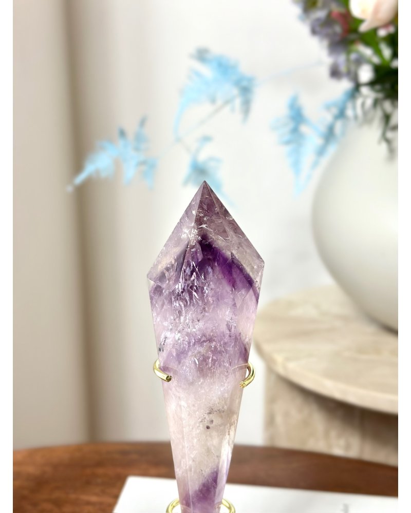 Ametyst broušená hůlka s podstavcem 17cm Brazílie 404g