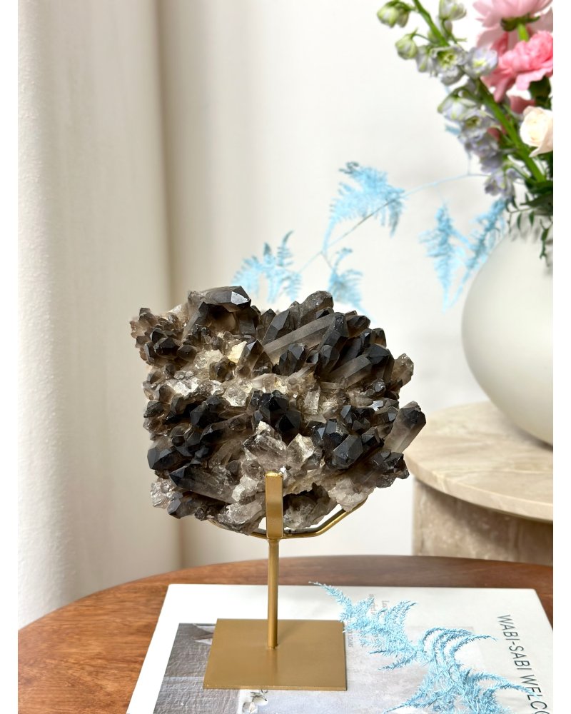 Záhněda drúza na podstavci Brazílie 1,9kg AAA