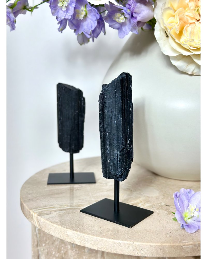 Surový turmalín krystalický na podstavci Brazílie 362g