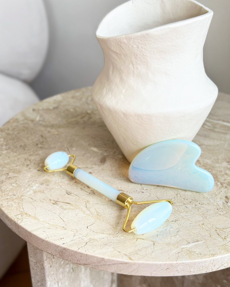 Face roller masážní váleček z opálu a gua sha