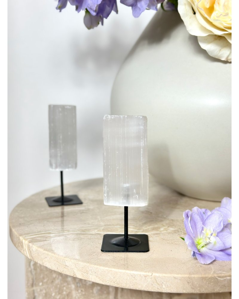 Selenit na stojánku surový Maroko 112g