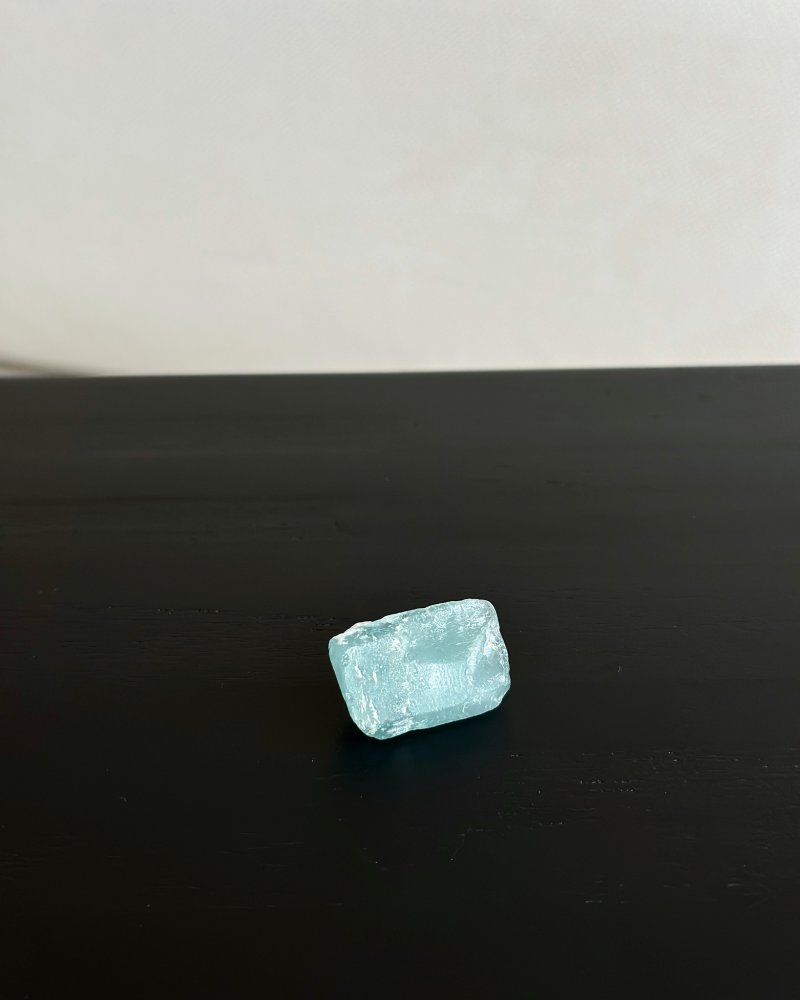 Akvamarín surový krystal Pákistán 9g