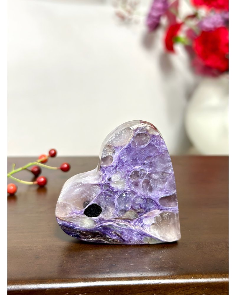 Polodrahokam čaroit leštěné srdce Sibiř 98g