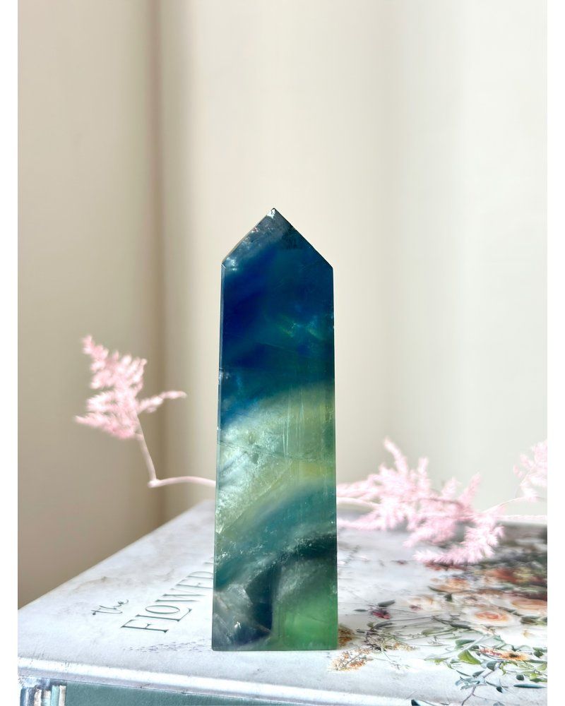 Fluorit arkturiánů, modrý obelisk hrot leštěný 201g AAA