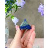 Broušená kamenná pyramida lapis lazuli