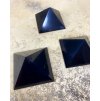 Šungit pyramida maxi 9 cm