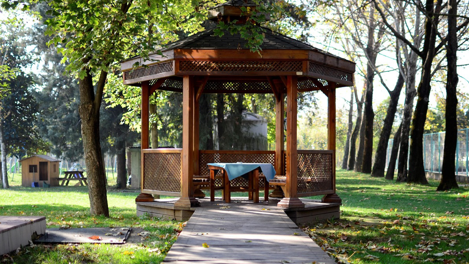 Jak si postavit pergolu?