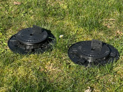 Výškově nastavitelný terč pod terasy AP 27 40 mm