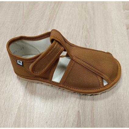 Inovatívne papučky s uzavretou špicou veľkosť 29