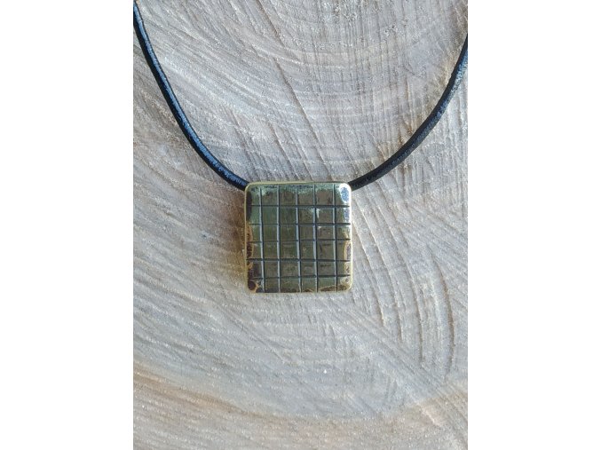 Menší mosazný přívěs