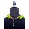 Hedvábný náhrdelník v odstínech zelené