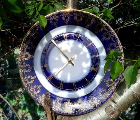 Když čas dostane novou tvář: Příběh porcelánových hodin EPIAG