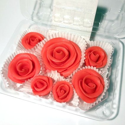 119168 jedle kvety modelovane cervene ruze 7ks