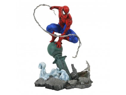 105686 marvel comic gallery pvc statue spider man lamppost 25 cm