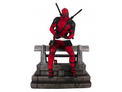 105656 marvel movie premier collection statue deadpool 25 cm