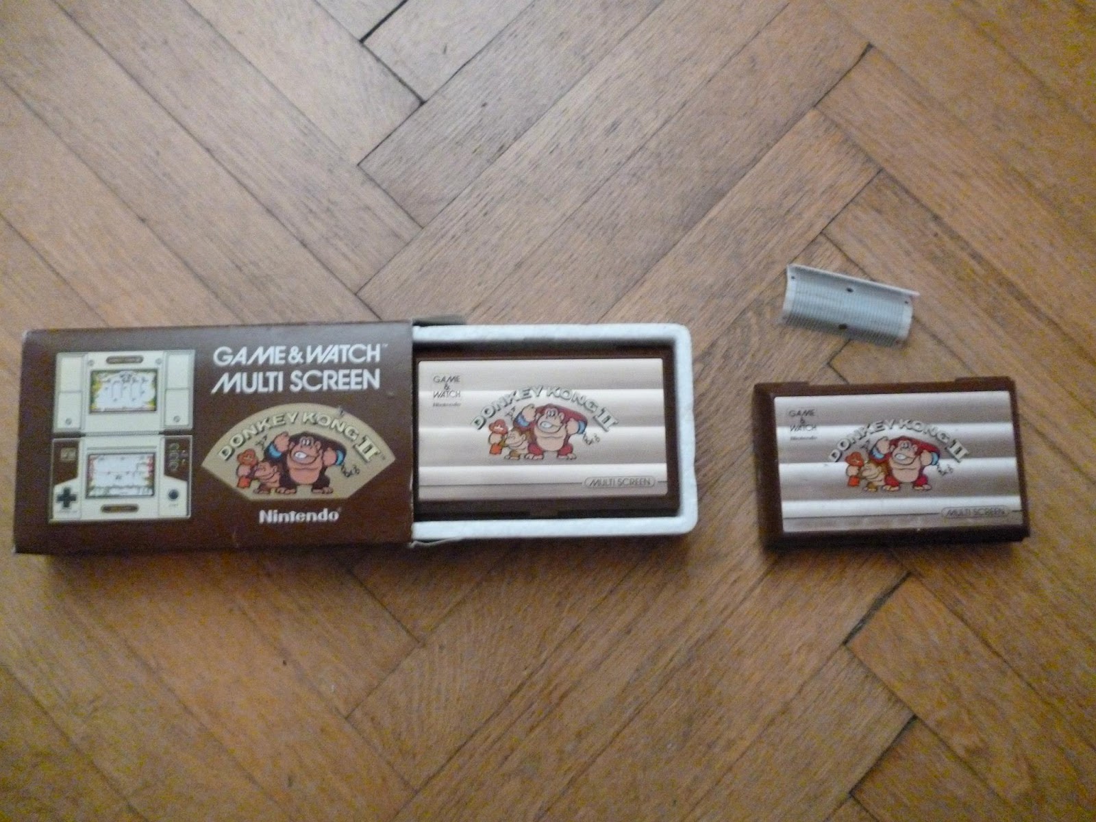 Game & Watch Donkey Kong 2 s krabičkou a manuálem