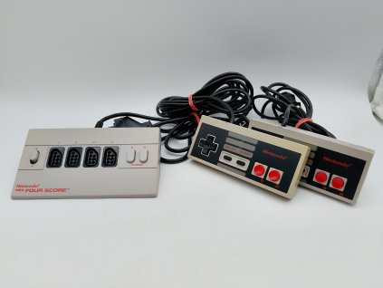 NES Fourscore Nintendo adaptér pro 4 hráče a 2 ovladače - PAL B (NES)