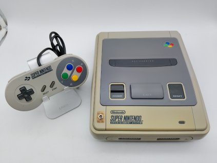 Super Nintendo konzole s 50/60Hz switchem (SNES)