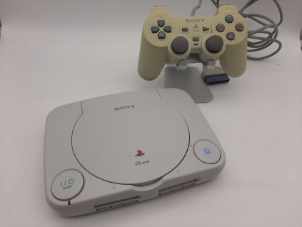 Playstation 1 konzole model One (PS1)