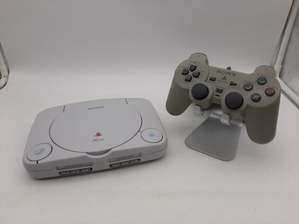 Sony Playstation One konzole, model SCPH-102 (PS1)