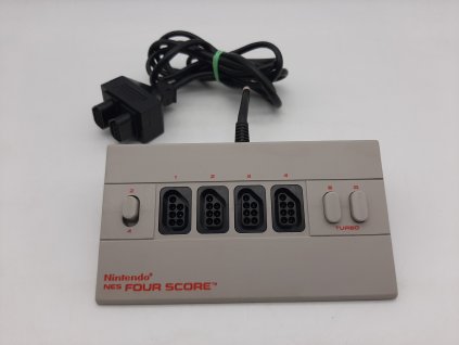 NES Fourscore Nintendo adaptér pro 4 hráče (NES)