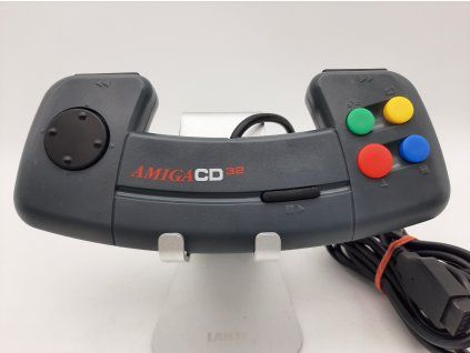 Amiga CD32 ovladač (Amiga CD)
