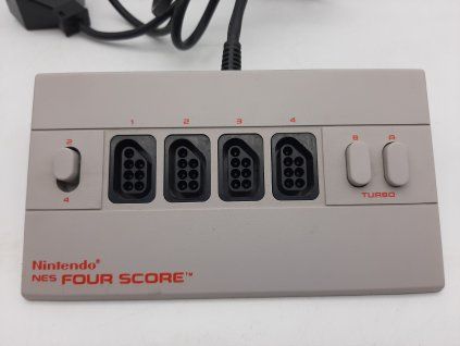 Nintendo Fourscore Adaptér (NES)