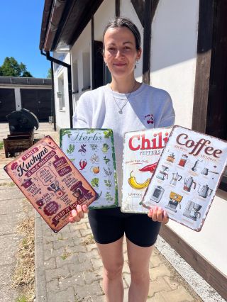 Tahle kuchyně je moje království!“ 👑 Ať už v ní kouzlíte s bylinkami, pálivým chilli, nebo prostě jen nutně potřebujete...