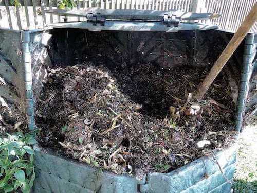 Co nepatří do kompostu?